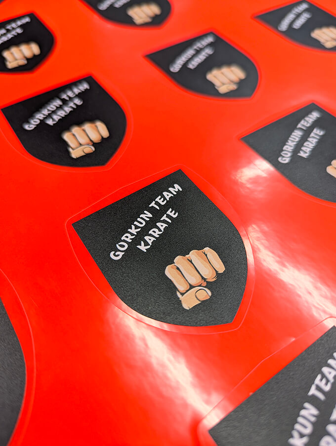 УФ печать по флуоресцентной пленке